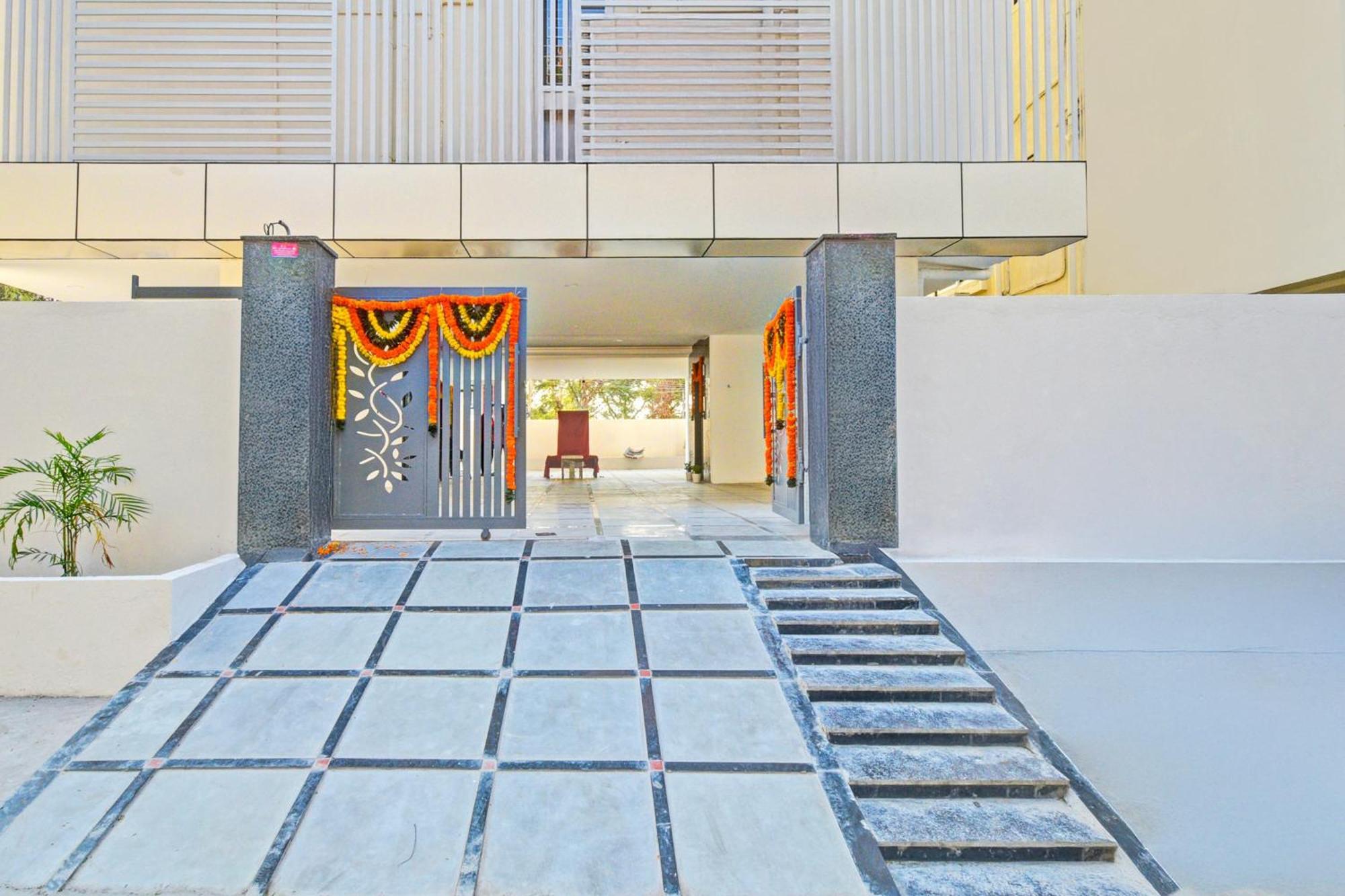 Super Townhouse Oak Suchitra Kompally Road Formerly Sun Moon Hotels Trimulgherry Exterior foto